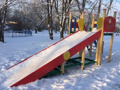 Детские зимние игровые горки